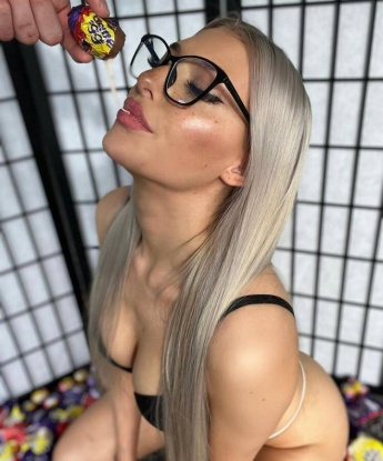 Анкета проститутки Милана - город Золочев, 24 года, №15277